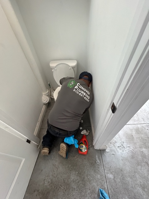 Unclogging Main Line Through The Toilet Flange Los Angeles CA 247 Rooter Service IMG2