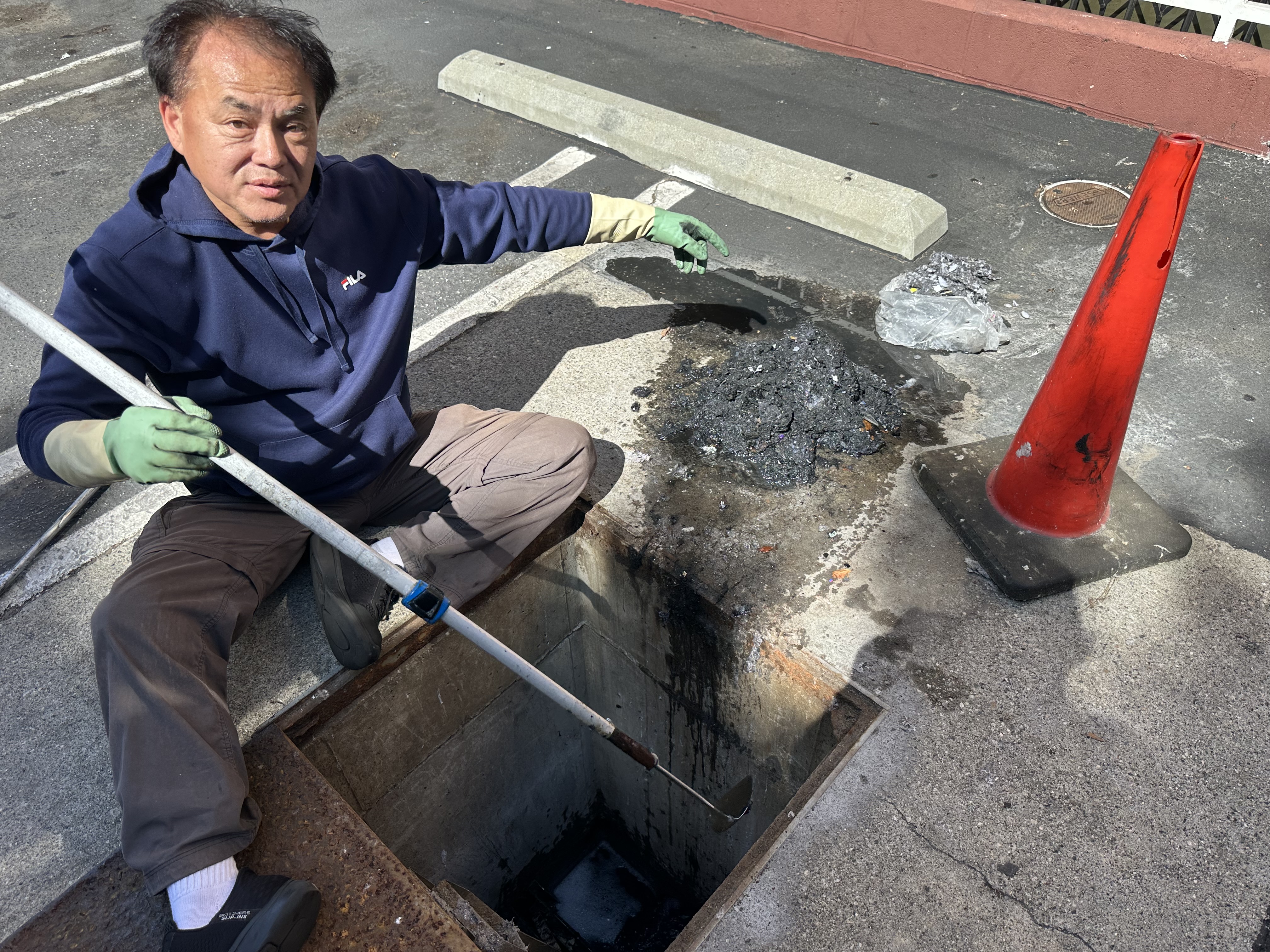 Laundry mat main drain cleaning in Los Angeles, CA