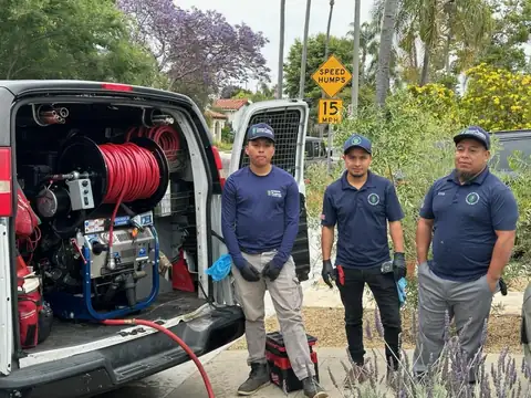 24/7 Rooter Service plumbers with their hydro jetting van in Los Angeles